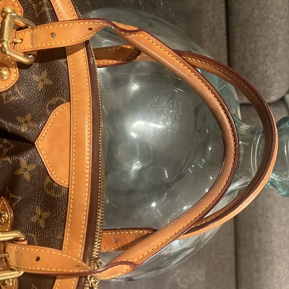 Louis Vuitton Tivoli Monogram - Picture 2 of 4
